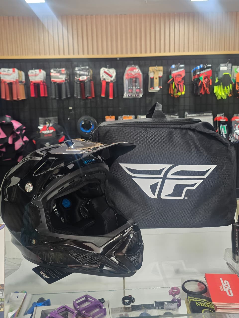 CASCO FLY WERXR CARBONO